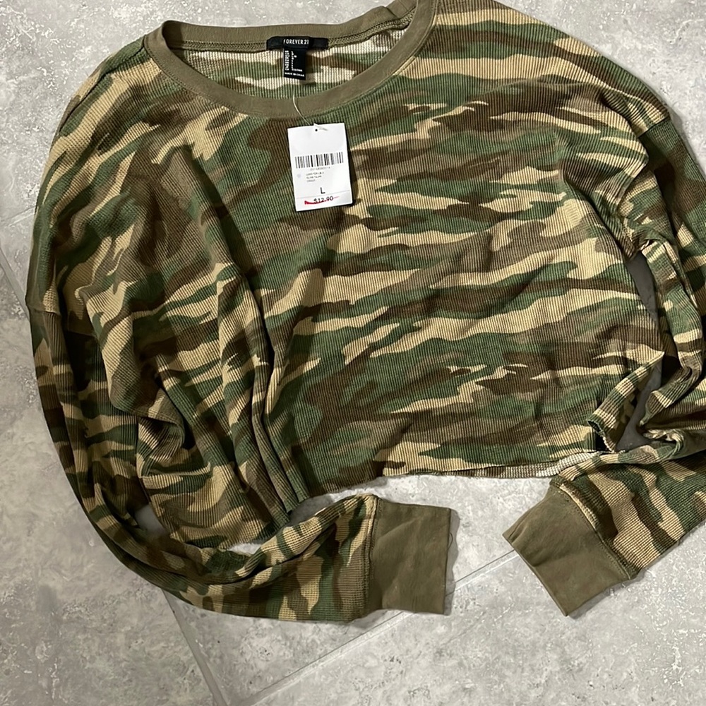 FOREVER 21 CROP TOP